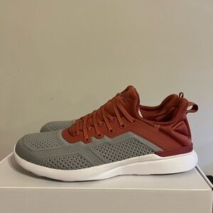 APL Men’s Techloom Tracer in  Cedarwood/Cement/White size 8 men’s